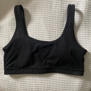 Aritzia sports bra Medium